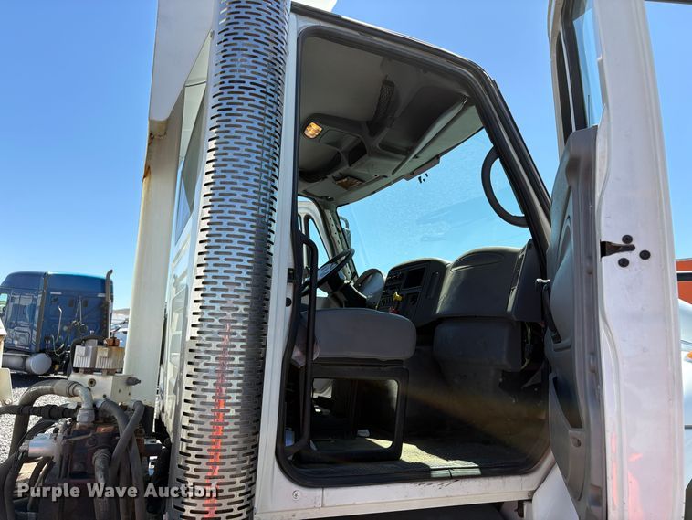 image for item YA2890 2007 International 7600 dump truck