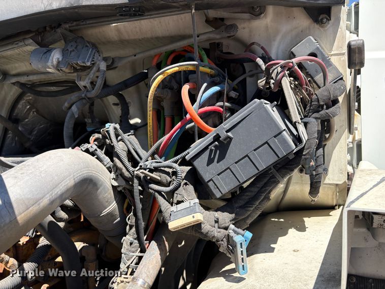 image for item YA2890 2007 International 7600 dump truck