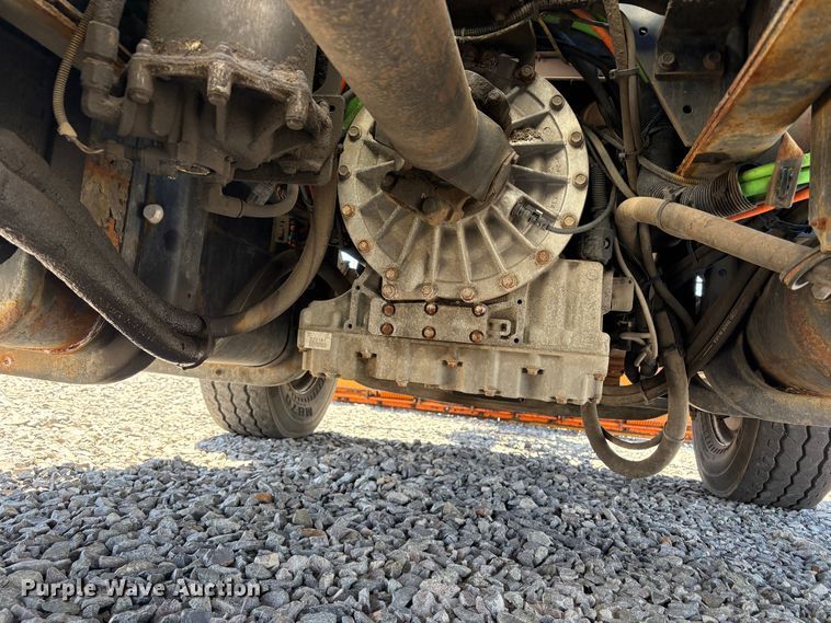 image for item YA2890 2007 International 7600 dump truck