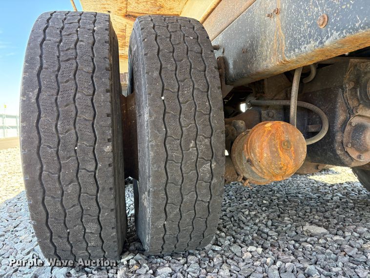 image for item YA2890 2007 International 7600 dump truck