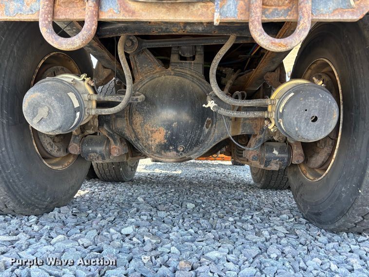 image for item YA2890 2007 International 7600 dump truck