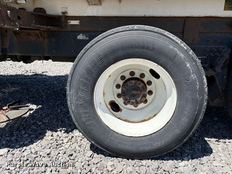 image for item YA2890 2007 International 7600 dump truck