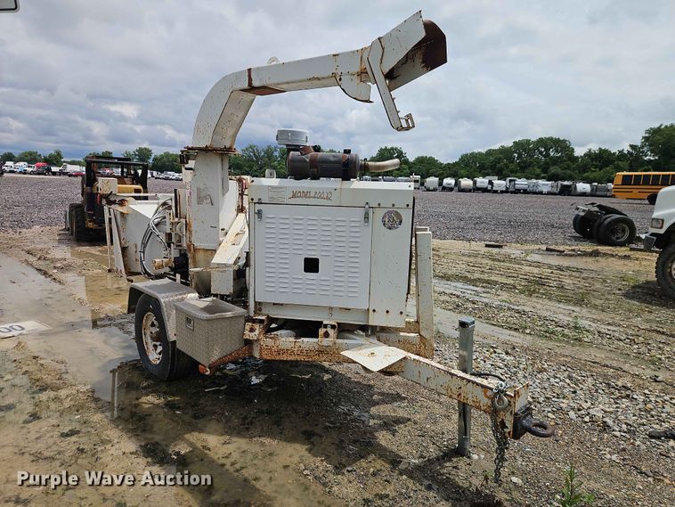 image for item YA3401 2010 Bandit 200 wood chipper