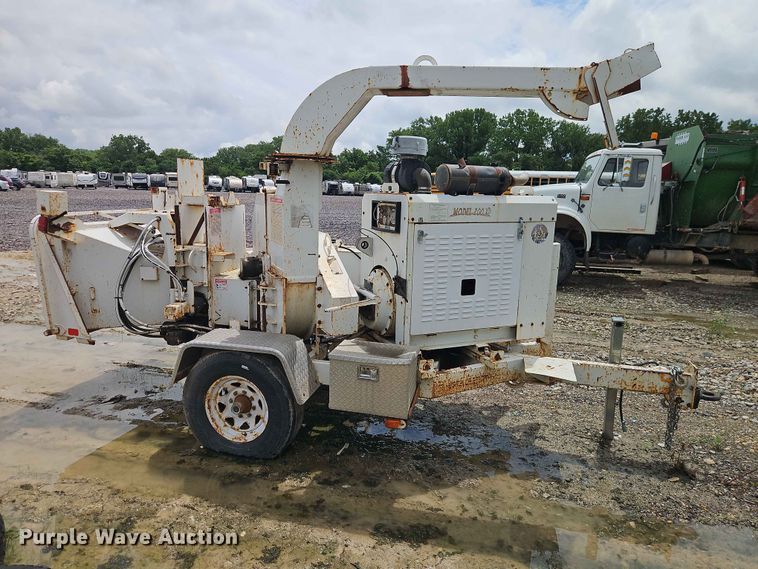 image for item YA3401 2010 Bandit 200 wood chipper