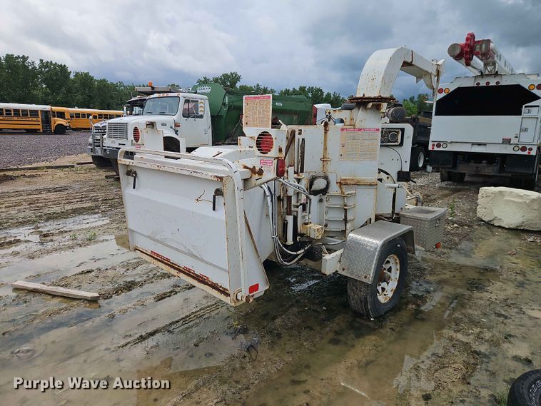 image for item YA3401 2010 Bandit 200 wood chipper
