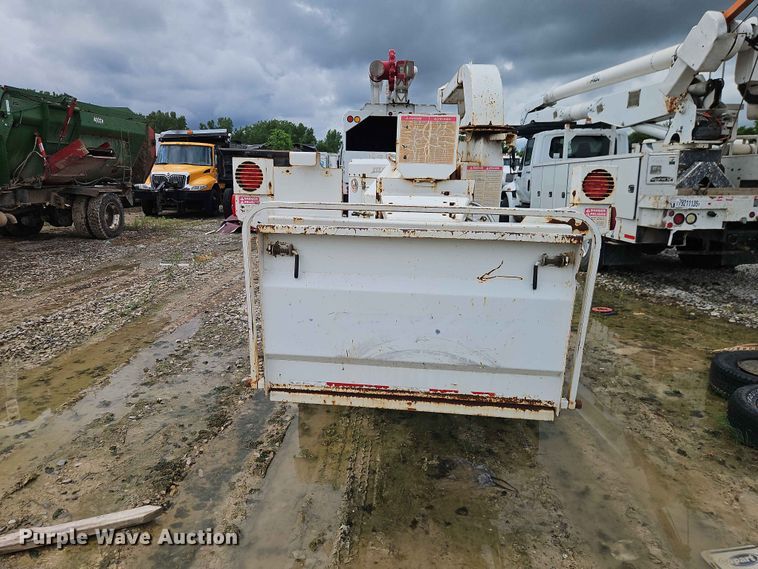 image for item YA3401 2010 Bandit 200 wood chipper