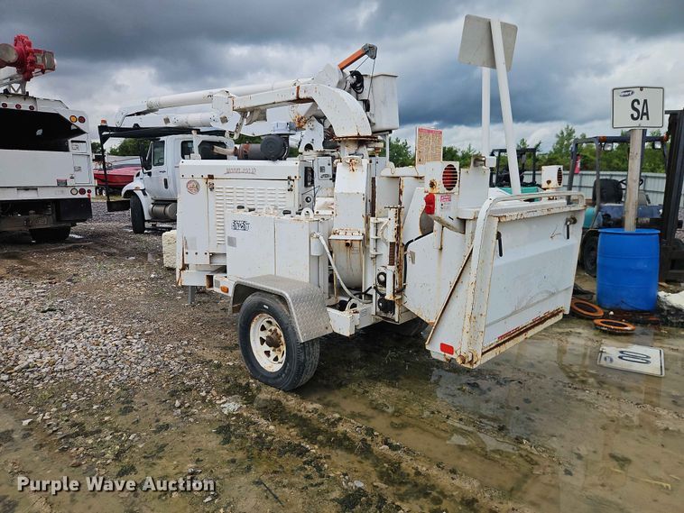 image for item YA3401 2010 Bandit 200 wood chipper