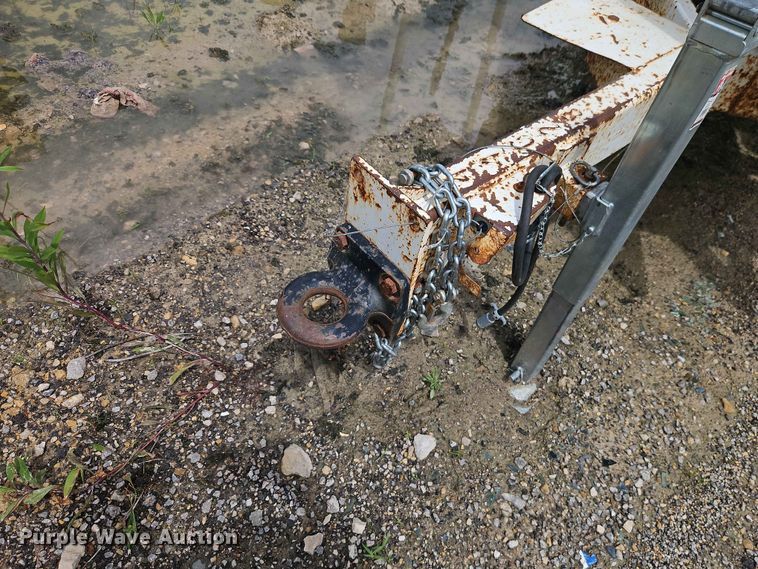 image for item YA3401 2010 Bandit 200 wood chipper