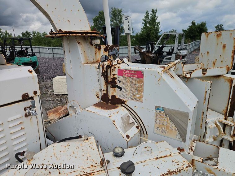 image for item YA3401 2010 Bandit 200 wood chipper