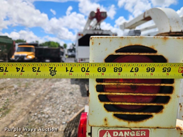 image for item YA3401 2010 Bandit 200 wood chipper