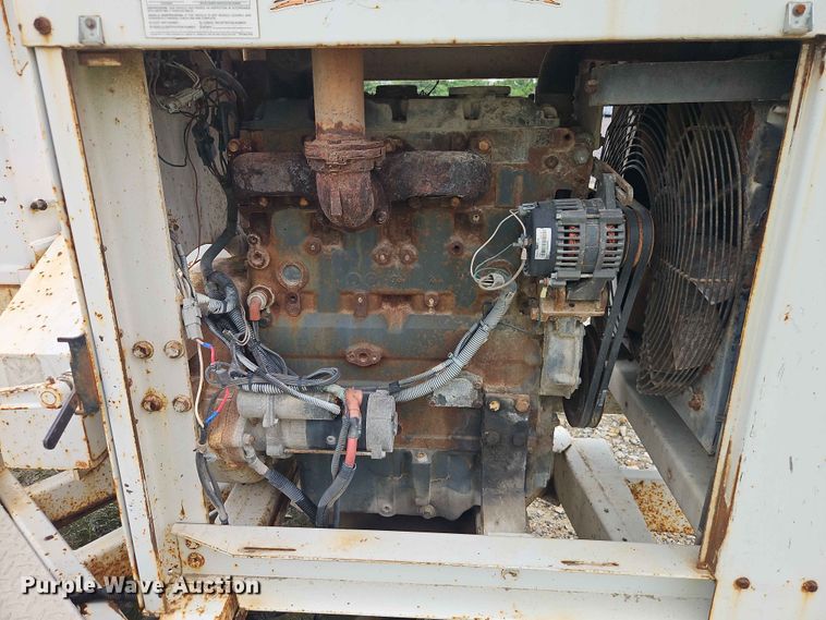 image for item YA3401 2010 Bandit 200 wood chipper