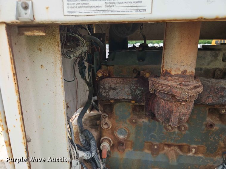 image for item YA3401 2010 Bandit 200 wood chipper