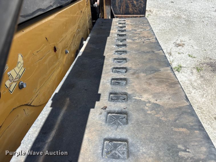 image for item YA3540 Caterpillar 259D tracked skid steer loader