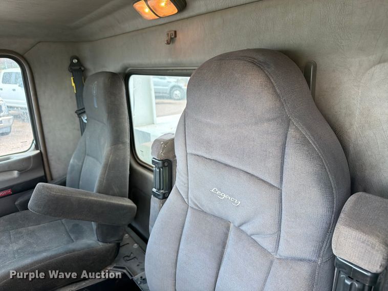 image for item YA3820 2013 Kenworth T370 utility / service truck