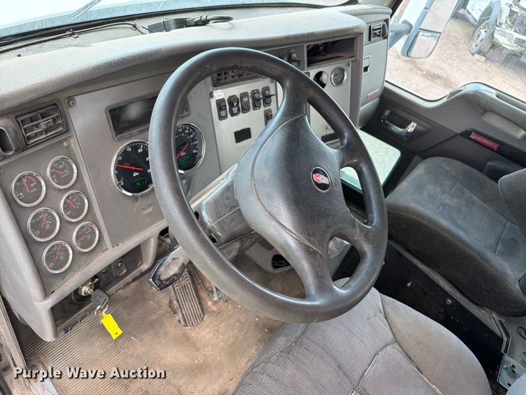 image for item YA3820 2013 Kenworth T370 utility / service truck