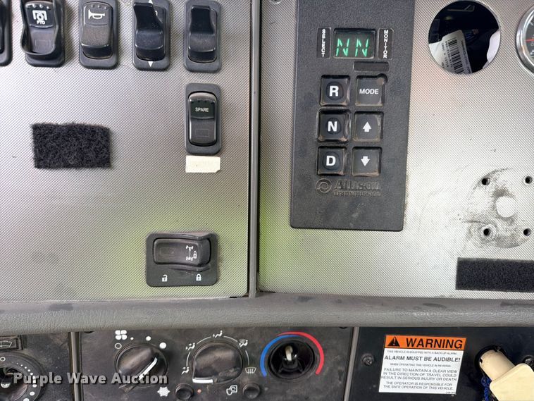image for item YA3820 2013 Kenworth T370 utility / service truck