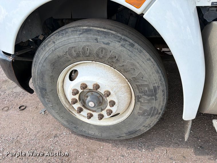 image for item YA3820 2013 Kenworth T370 utility / service truck