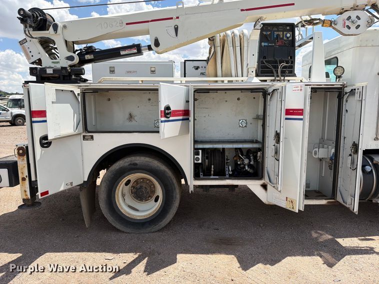 image for item YA3821 2013 Kenworth T370 utility / service truck