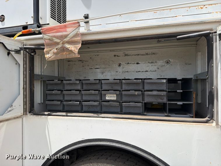 image for item YA3821 2013 Kenworth T370 utility / service truck