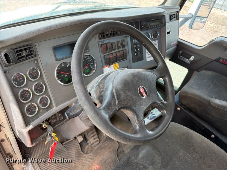 image for item YA3821 2013 Kenworth T370 utility / service truck