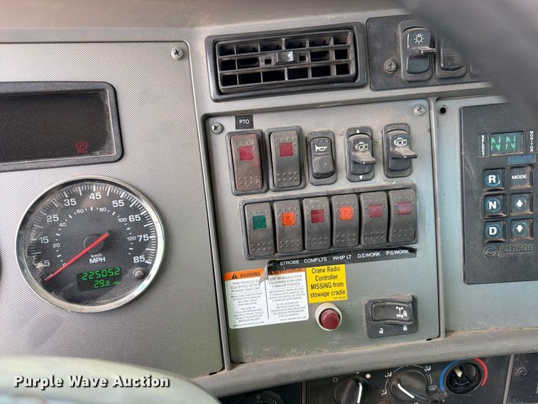 image for item YA3821 2013 Kenworth T370 utility / service truck