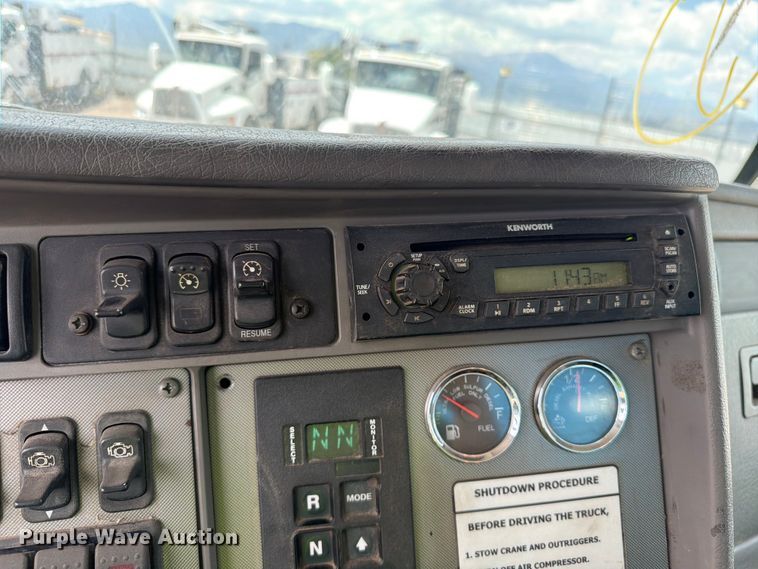 image for item YA3821 2013 Kenworth T370 utility / service truck