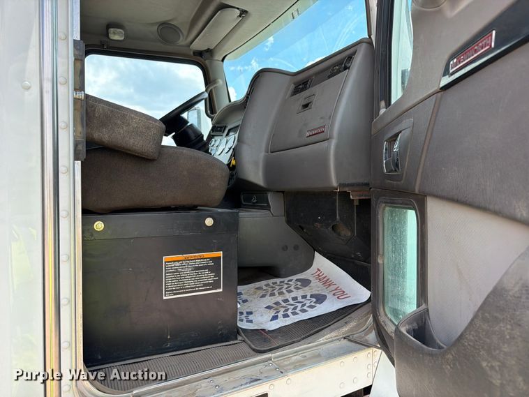 image for item YA3821 2013 Kenworth T370 utility / service truck