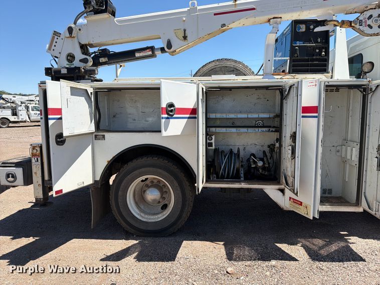 image for item YA3822 2013 Kenworth T370 utility / service truck