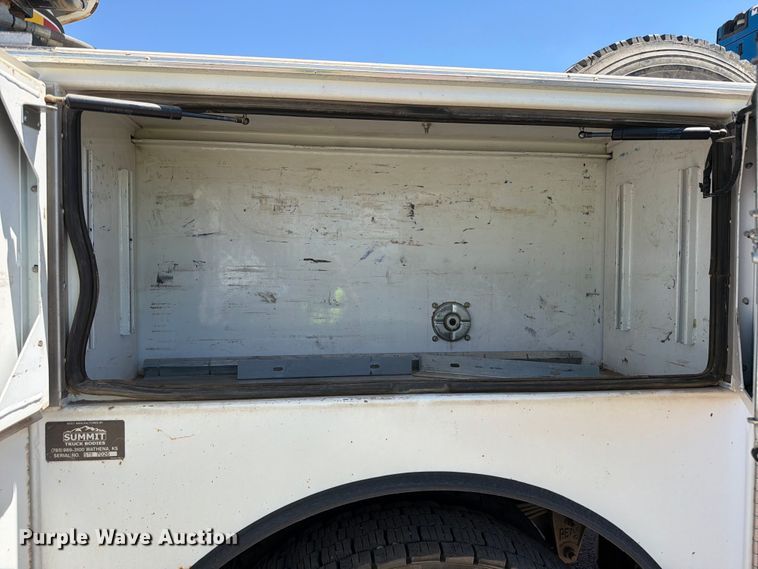 image for item YA3822 2013 Kenworth T370 utility / service truck
