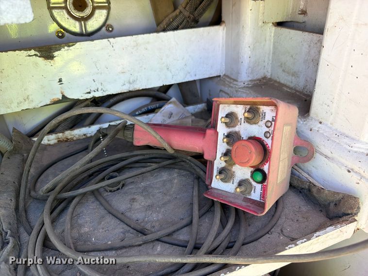 image for item YA3822 2013 Kenworth T370 utility / service truck