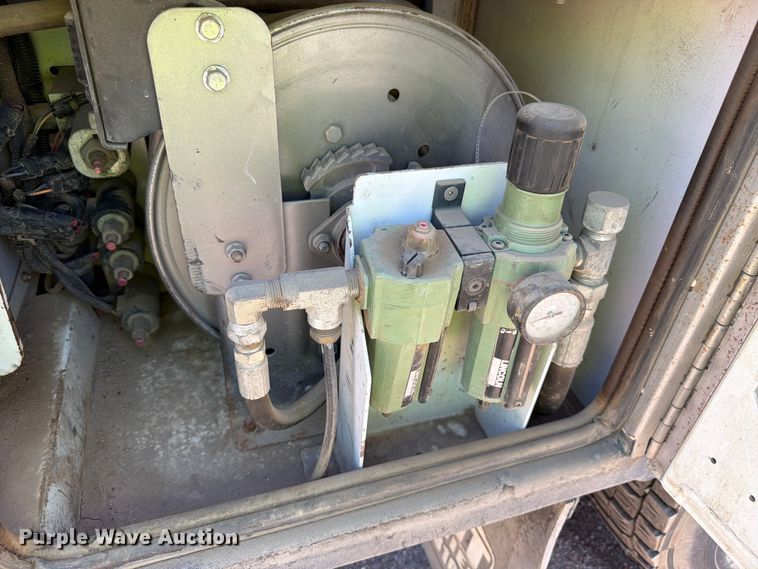 image for item YA3822 2013 Kenworth T370 utility / service truck