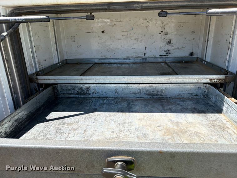 image for item YA3822 2013 Kenworth T370 utility / service truck