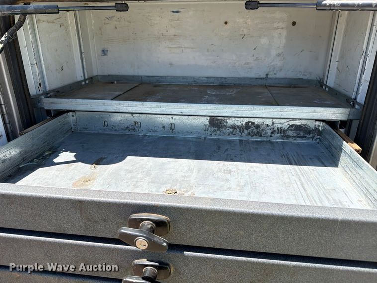 image for item YA3822 2013 Kenworth T370 utility / service truck