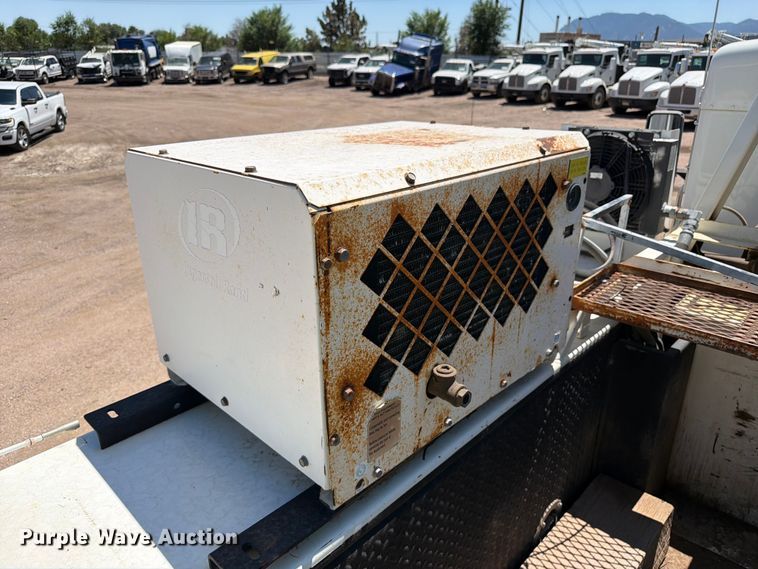 image for item YA3822 2013 Kenworth T370 utility / service truck