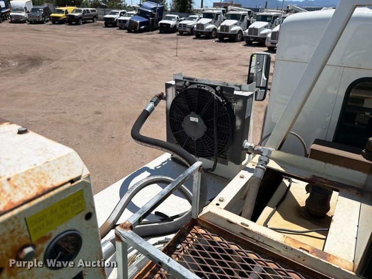 image for item YA3822 2013 Kenworth T370 utility / service truck