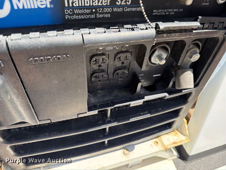 image for item YA3822 2013 Kenworth T370 utility / service truck