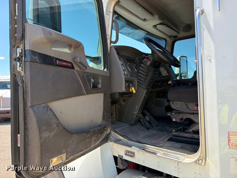 image for item YA3822 2013 Kenworth T370 utility / service truck