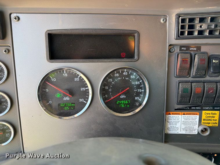 image for item YA3822 2013 Kenworth T370 utility / service truck