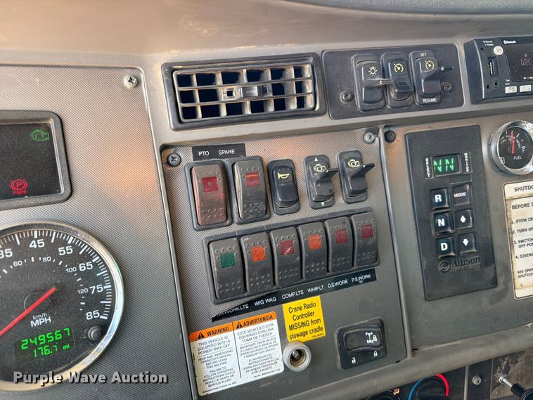 image for item YA3822 2013 Kenworth T370 utility / service truck
