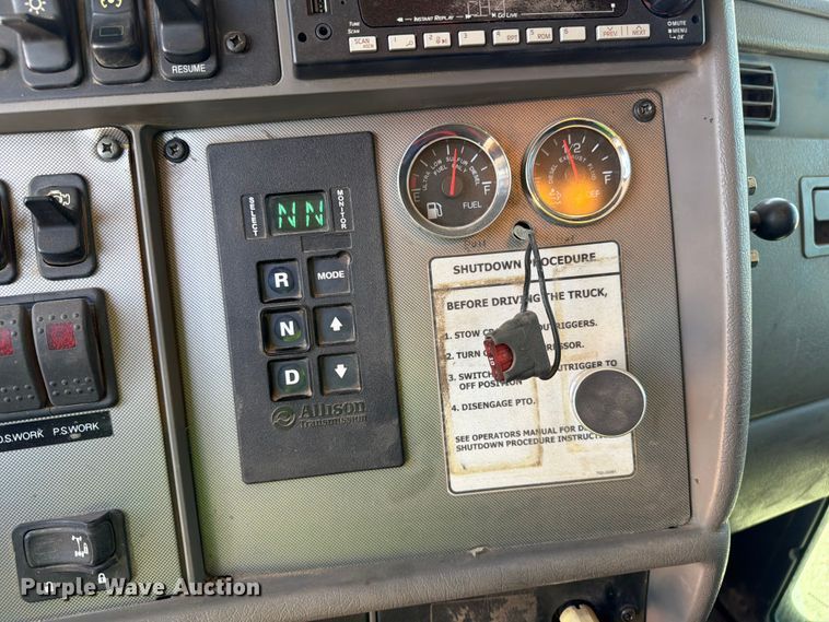 image for item YA3822 2013 Kenworth T370 utility / service truck