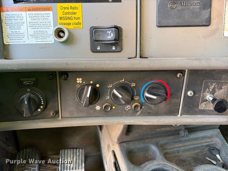 image for item YA3822 2013 Kenworth T370 utility / service truck