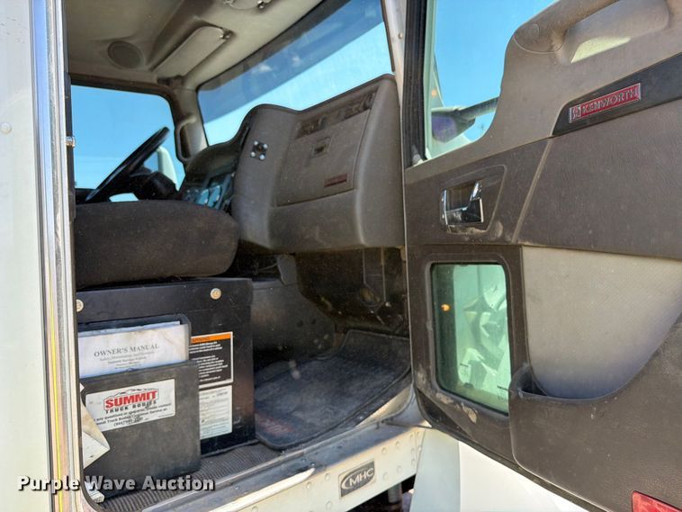 image for item YA3822 2013 Kenworth T370 utility / service truck
