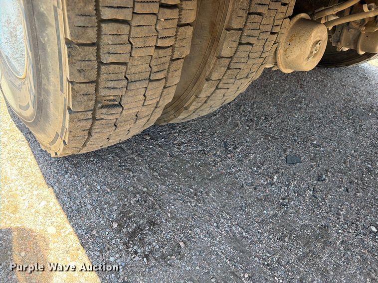 image for item YA3822 2013 Kenworth T370 utility / service truck