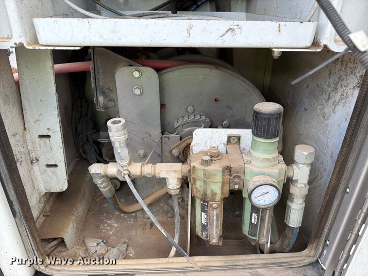image for item YA3823 2015 Kenworth T370 utility / service truck