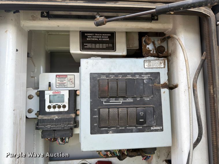 image for item YA3823 2015 Kenworth T370 utility / service truck