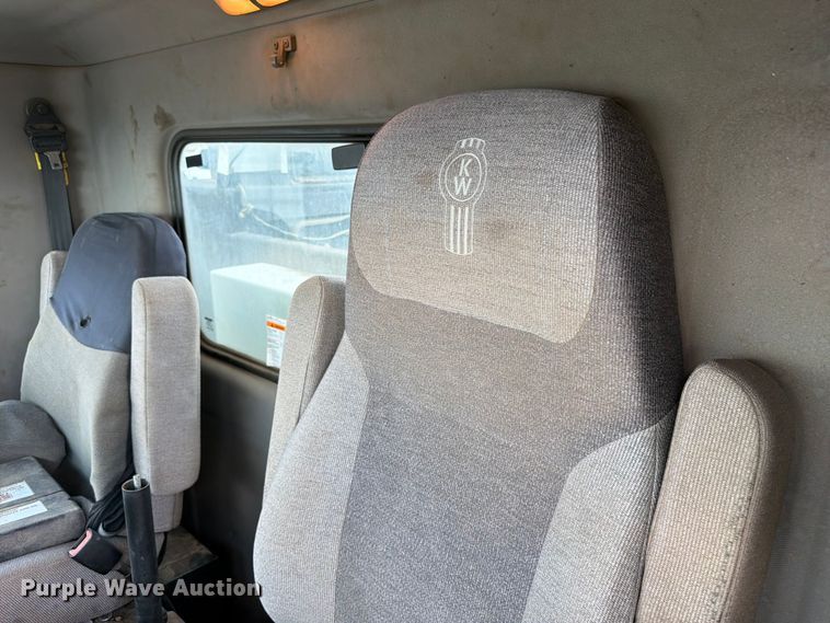image for item YA3823 2015 Kenworth T370 utility / service truck