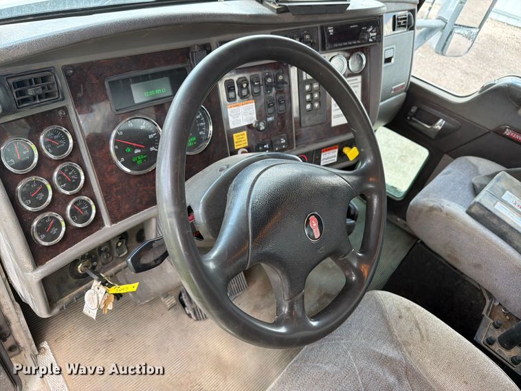 image for item YA3823 2015 Kenworth T370 utility / service truck
