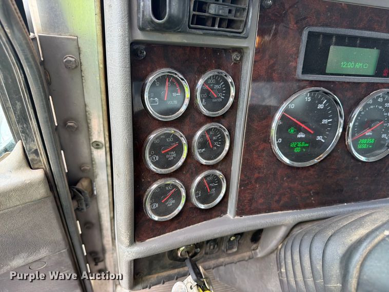 image for item YA3823 2015 Kenworth T370 utility / service truck