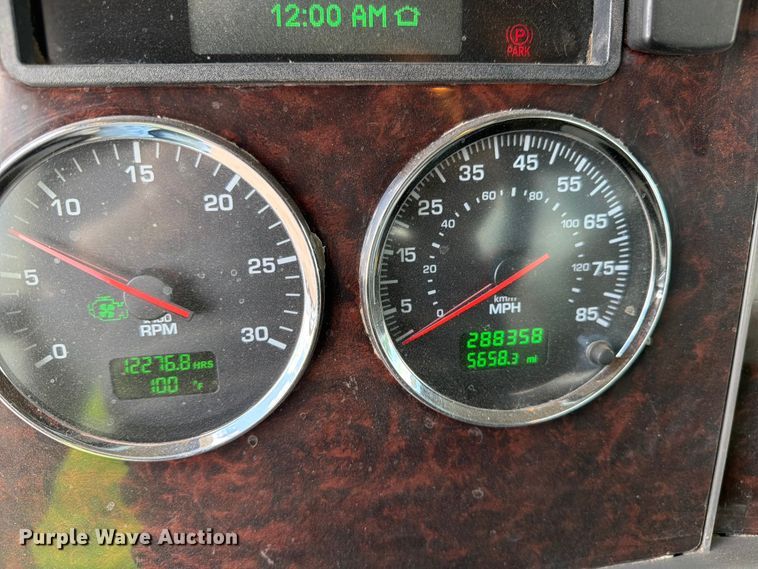 image for item YA3823 2015 Kenworth T370 utility / service truck