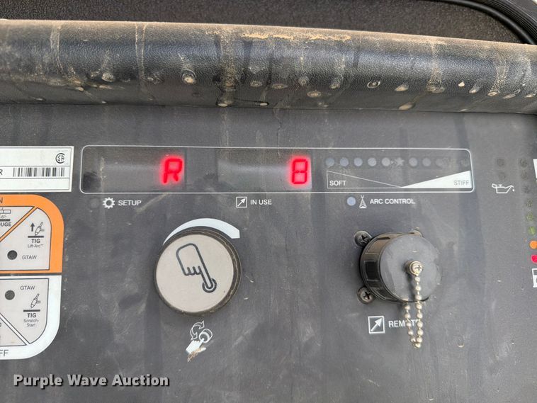 image for item YA3823 2015 Kenworth T370 utility / service truck